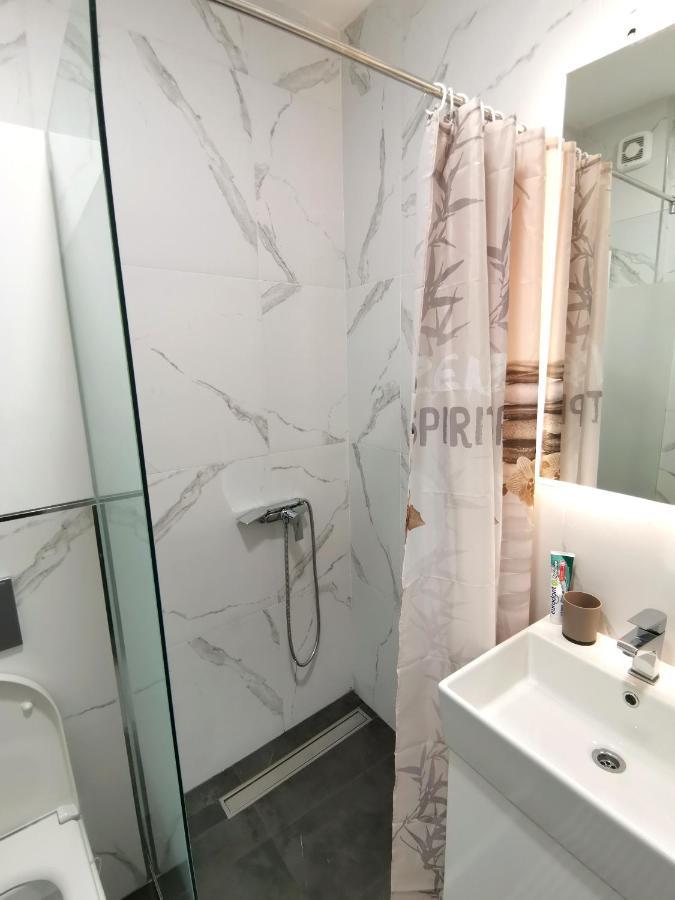 Ferienwohnung Stan Na Dan M Novi Sad Exterior foto